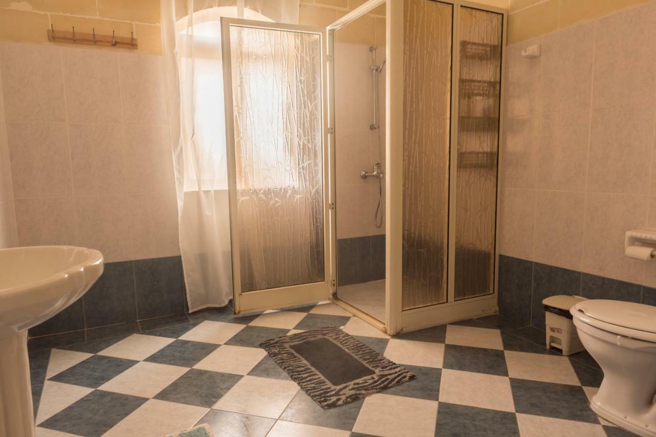 Acomodation House Kavarna Шаара Экстерьер фото